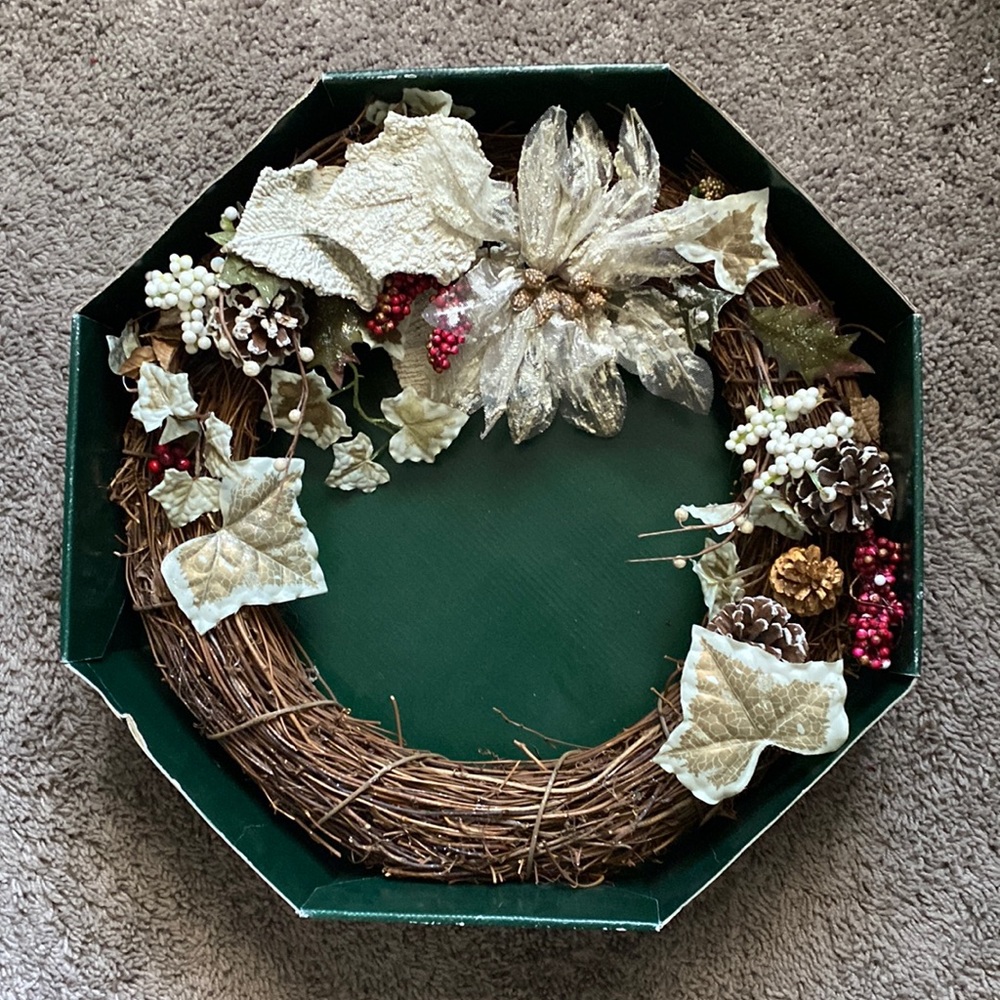 17” Christmas Wreath